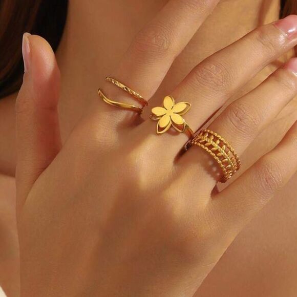 Elegant Gold Ring A1564 - Picture 2 of 2